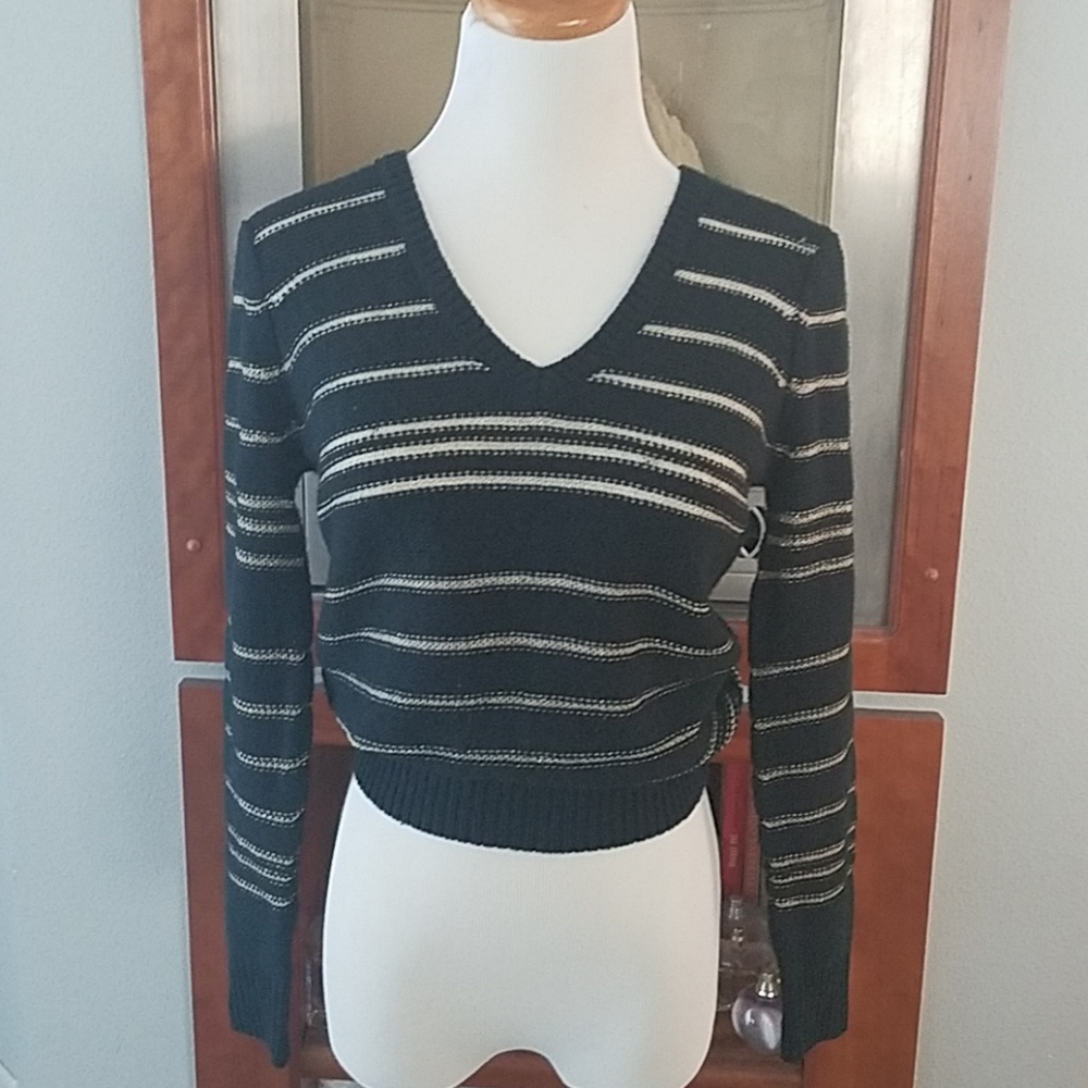V neck sweater
